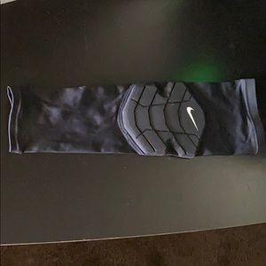Nike pro elbow pad